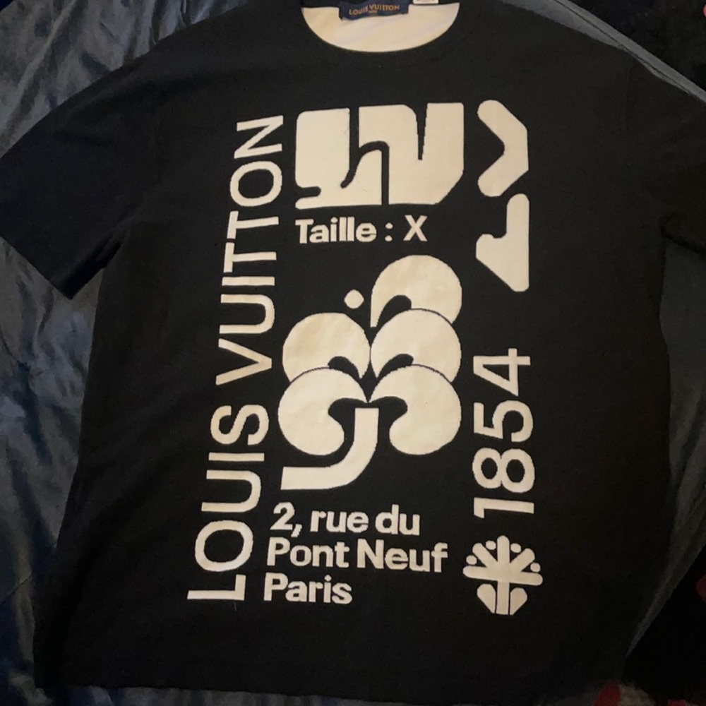 Louis Vuitton Shirt Only worn once for photo shoot